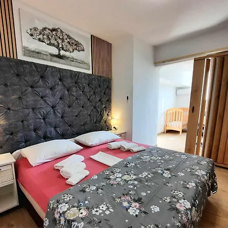 Rustica With Exclusive Use Of The Pool Appartement Zadar