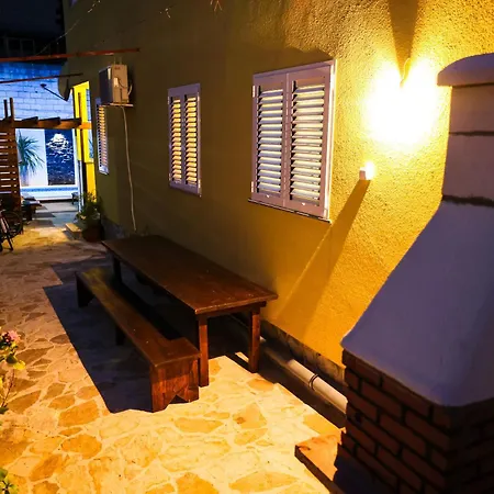 Apartment Rustica With Exclusive Use Of The Pool Zadar